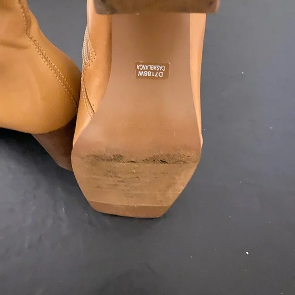 Diba Elegant Tan Knee-High Women's Size 8M Leather Square Toe Boots w/4” Heel - Picture 12 of 16